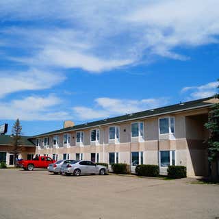 Bay Hill Inns & Suites