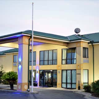 Days Inn by Wyndham Montgomery