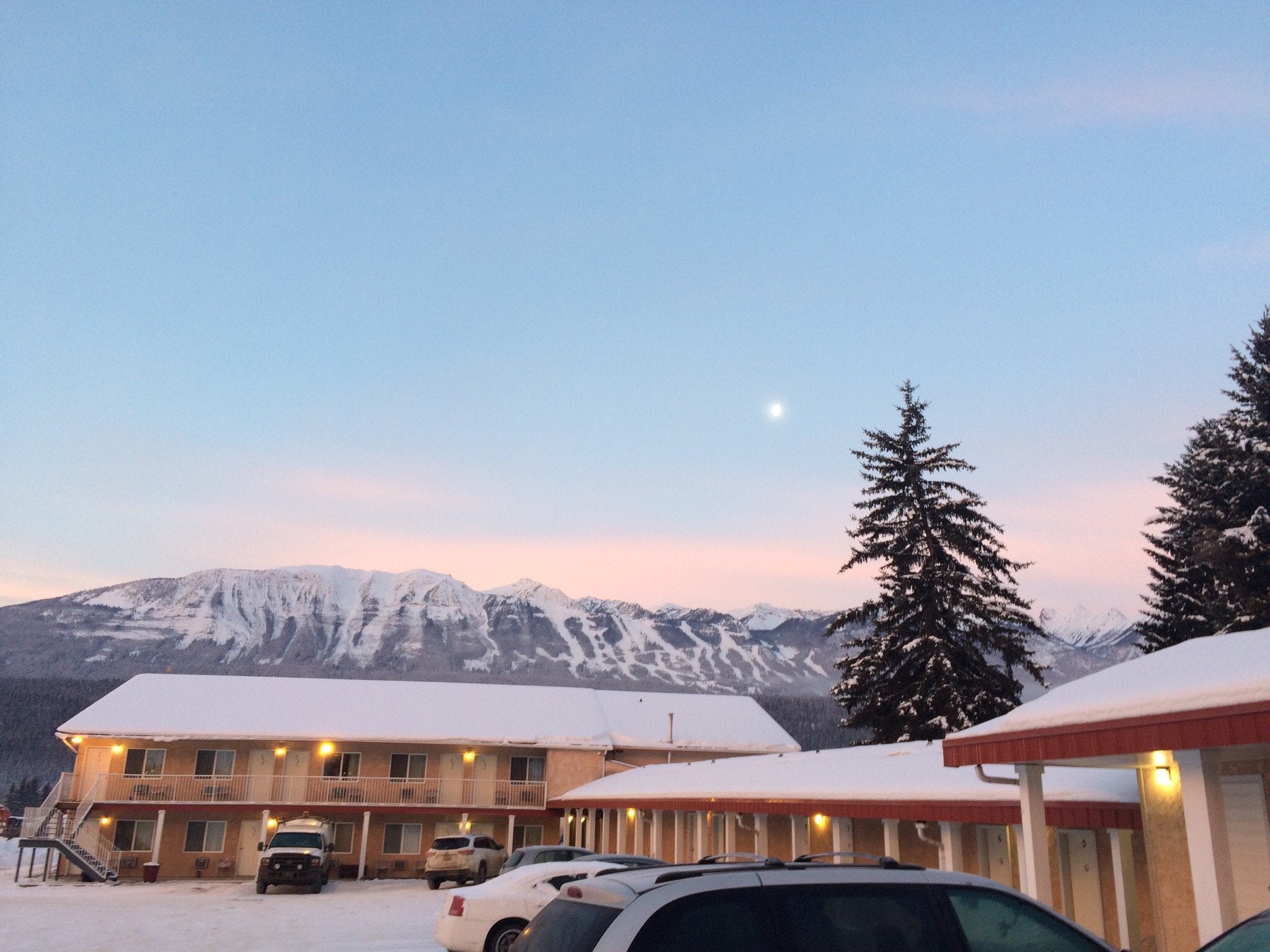 Selkirk Inn