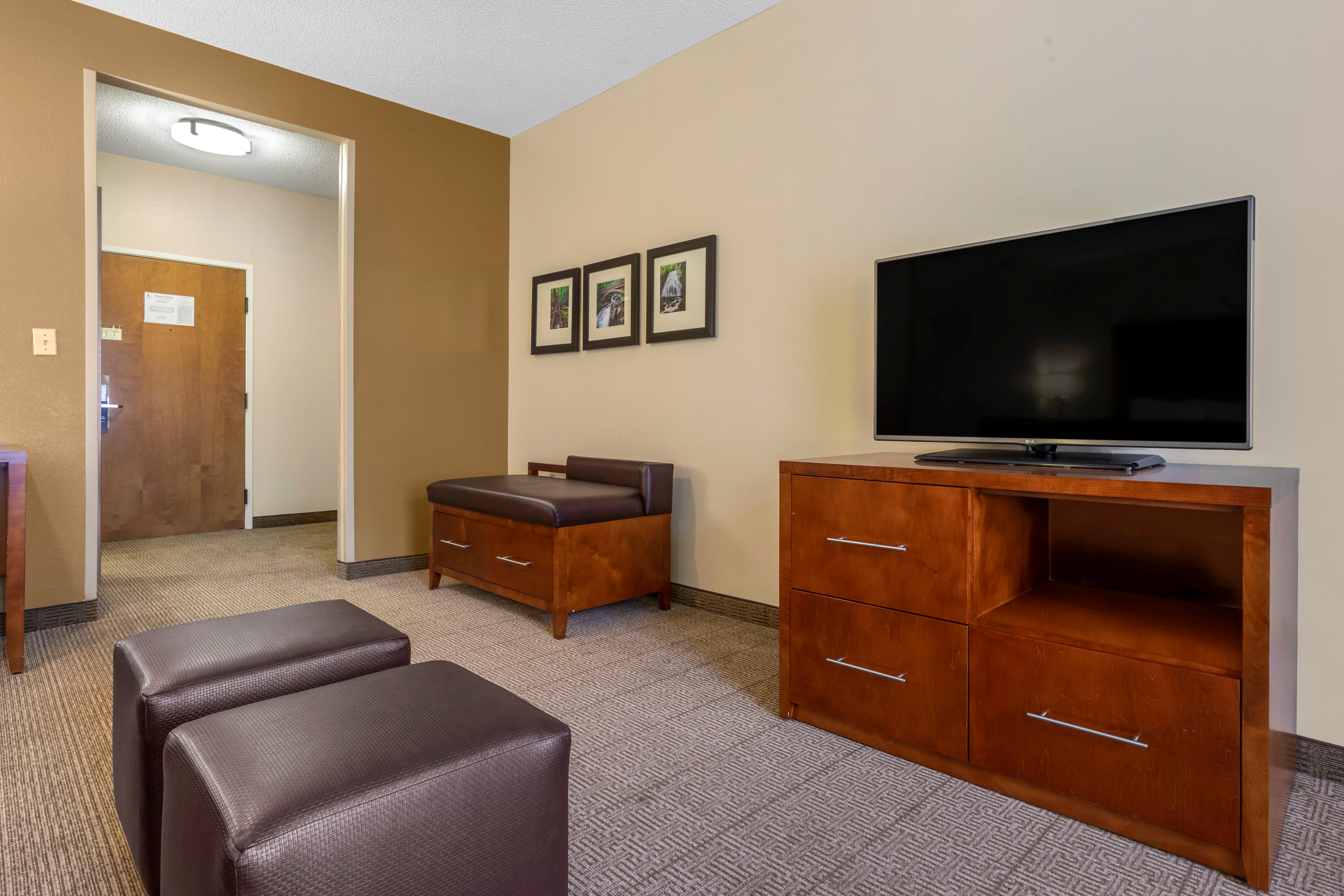 Comfort Suites