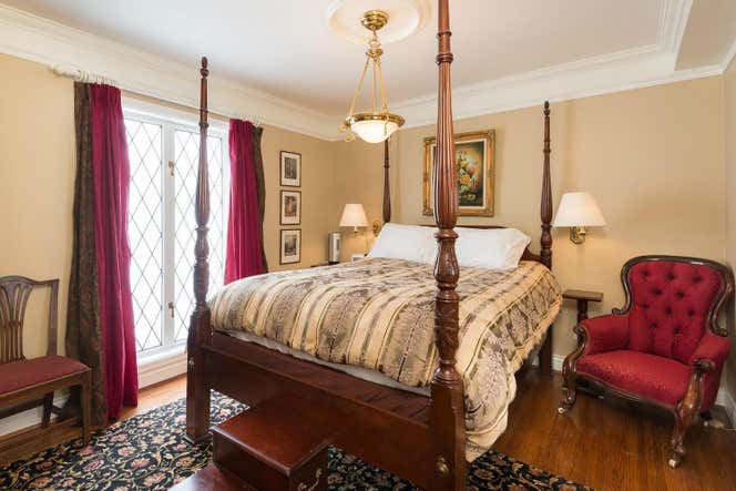 English Bay Inn