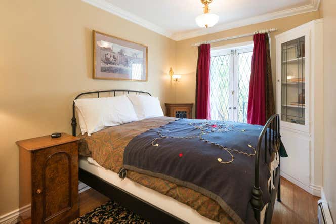 English Bay Inn