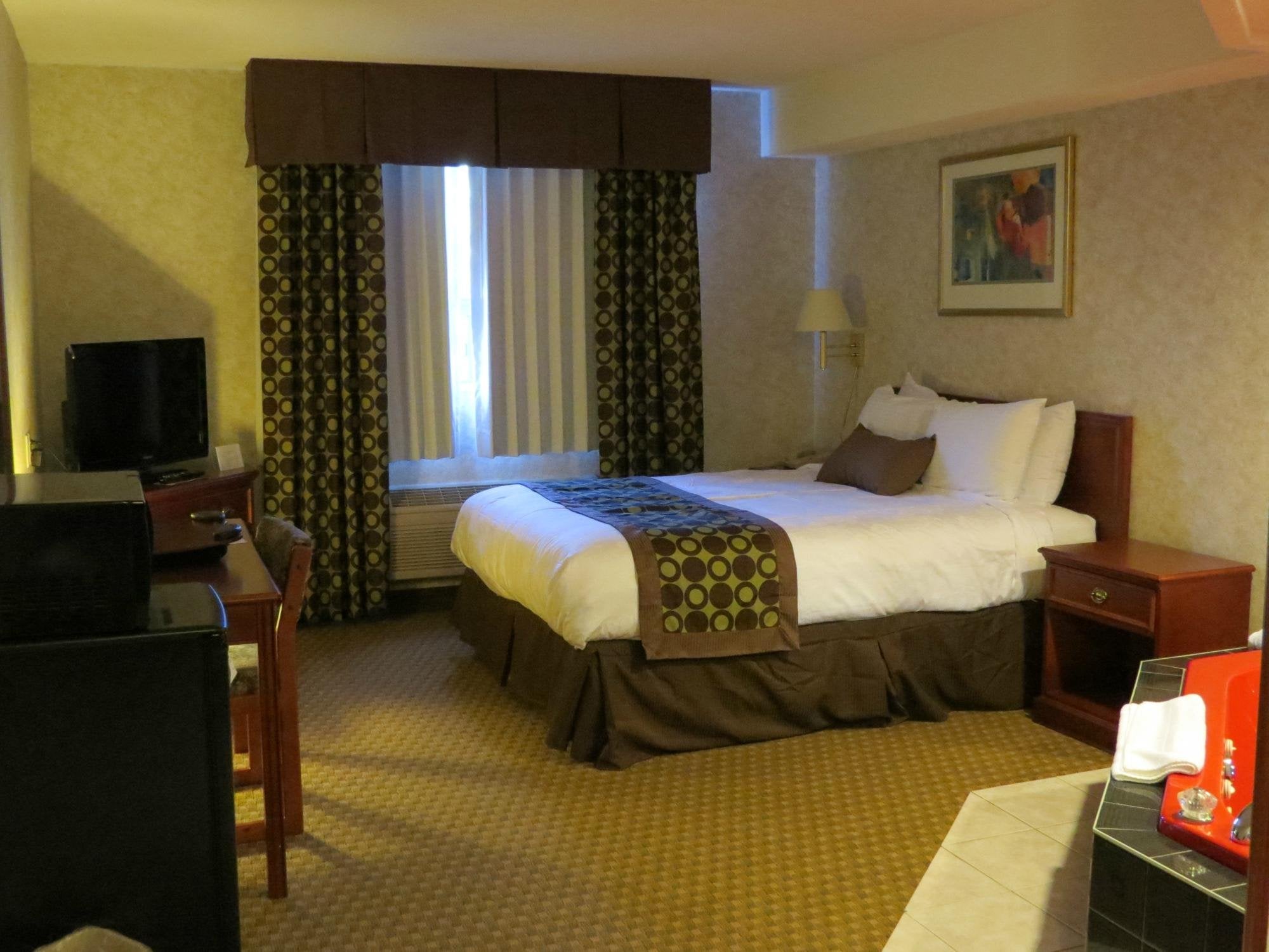 Lexington Inn & Suites Windsor