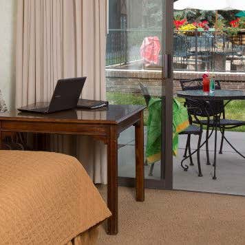 Foothills Inn