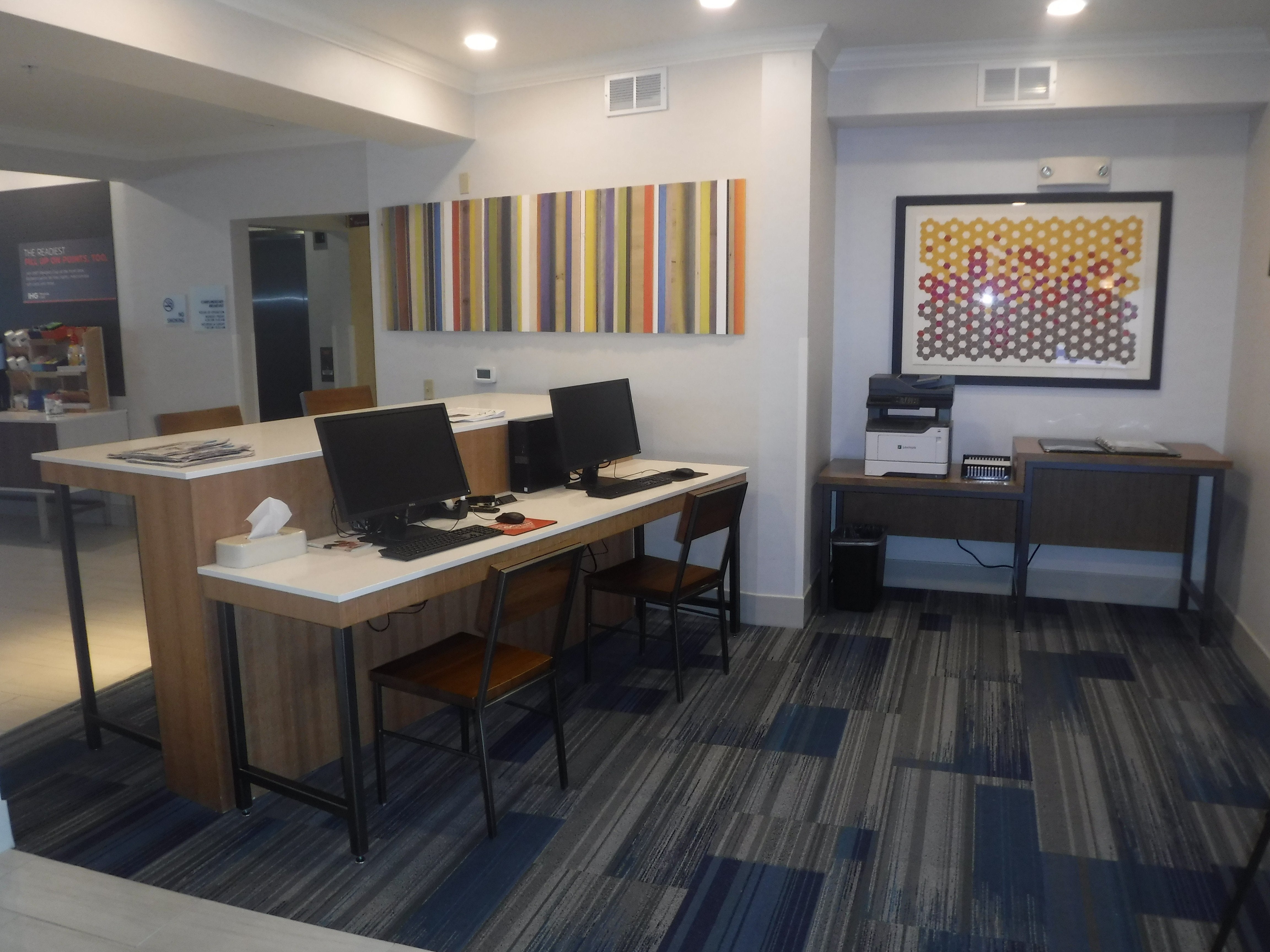 Holiday Inn Express & Suites Bethlehem Arpt-Allentown Area by IHG