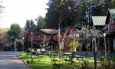 Creekside Inn & Resort