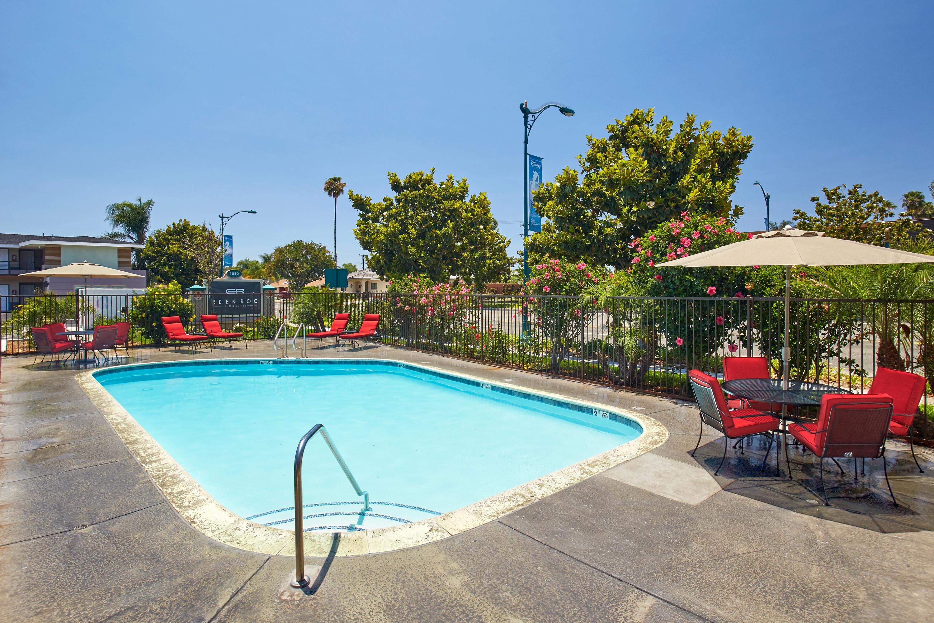Eden Roc Inn & Suites