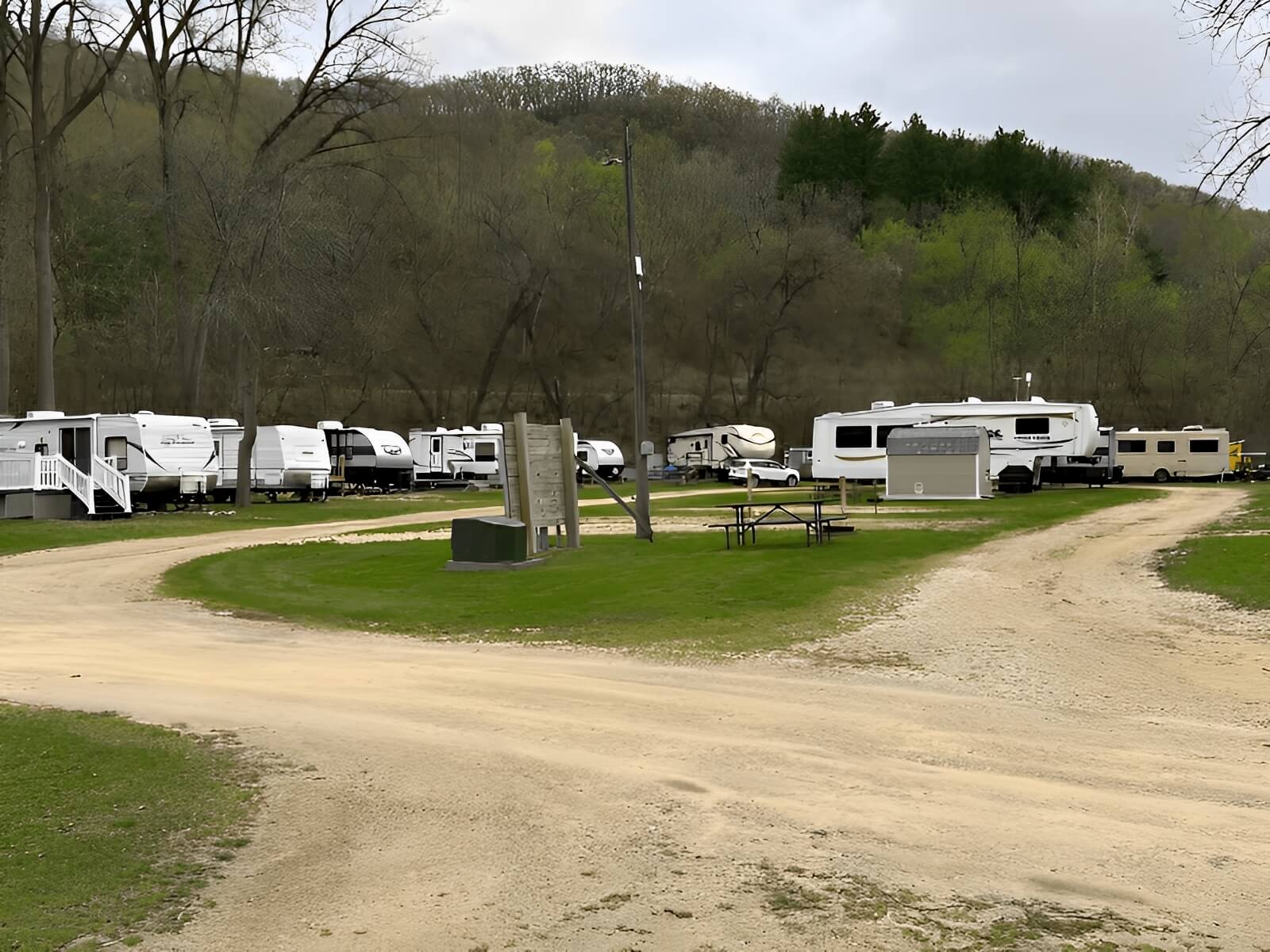 Camp Everyday Winona Winona - Place Image Image Ce3ec9c2 D32a 4e1e A96a Ef47f8615453