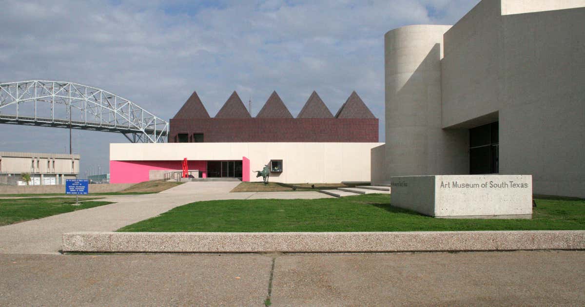 The Art Museum of South Texas, Corpus Christi Roadtrippers