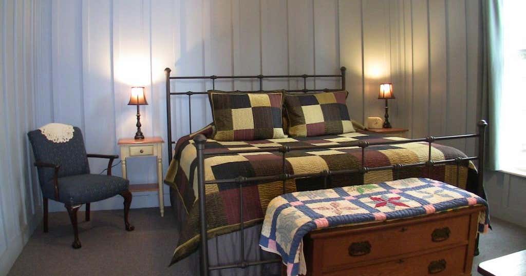 Lafitte's Landing Guest Quarters, Uncertain Roadtrippers