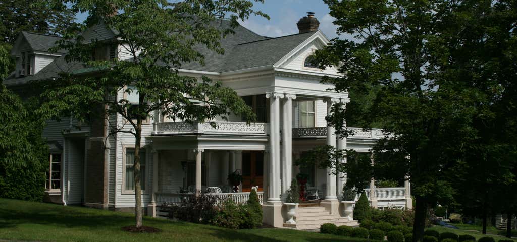 Photo of Hillcrest Manor B&B