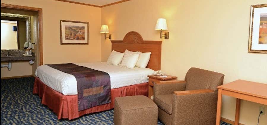 Photo of SureStay By Best Western Kansas City Country Inn North