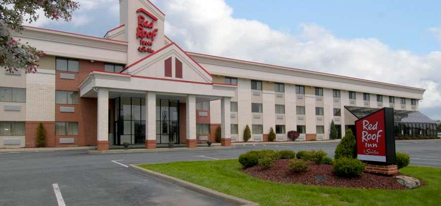 Photo of Red Roof Inn & Suites Cleveland - Elyria