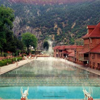 Glenwood Hot Springs Lodge & Pool