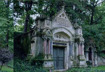 Photo of Lake View Cemetery