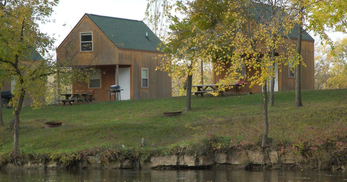 Caplinger Mills River Front Resort, Stockton Roadtrippers