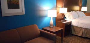 Holiday Inn Express & Suites Carmel North Indianapolis