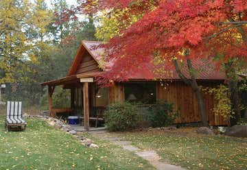 Photo of Garland's Oak Creek Lodge