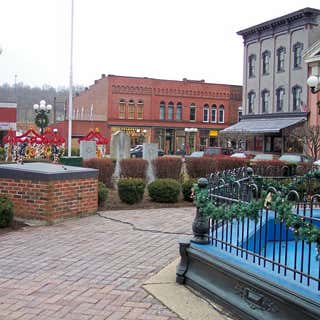 Historic Square Arts District in Nelsonville