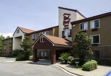 Photo of Red Roof Inn and Suites Savannah Airport