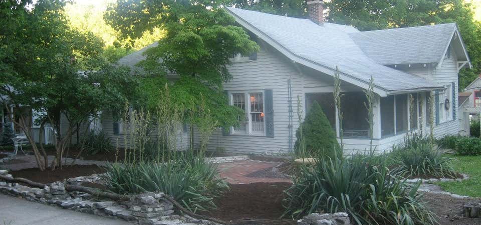 Photo of Maple Leaf Cottage Inn