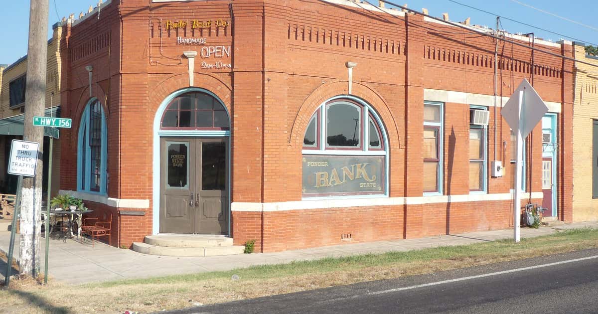 Ponder Bank Building (Bonnie & Clyde), Ponder Roadtrippers