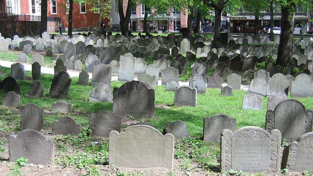 Granary Burying Ground (Boston, MA) - Journey With Murphy