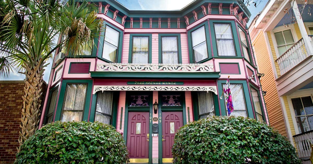 Park Avenue Manor, Savannah Roadtrippers