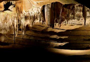 Photo of Bluff Dwellers Cavern