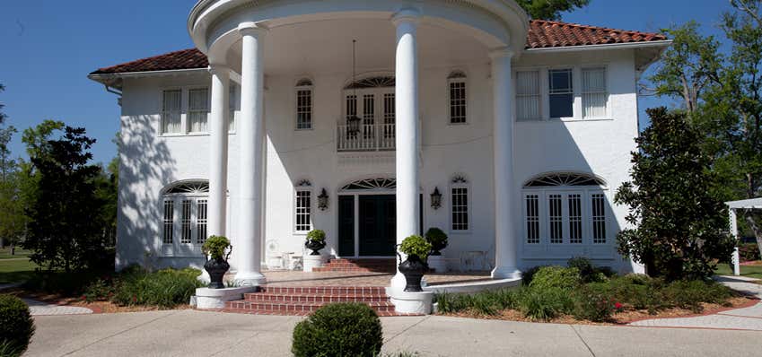 Photo of Oak Crest Mansion Inn