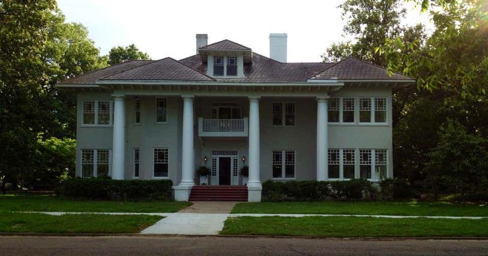 The Thompson House, Leland Roadtrippers