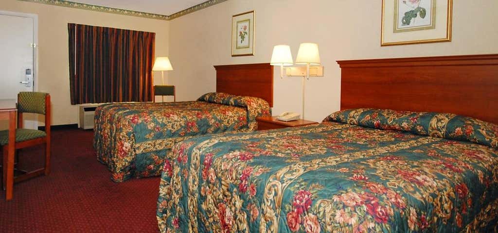 Photo of Econo Lodge Inn & Suites Searcy