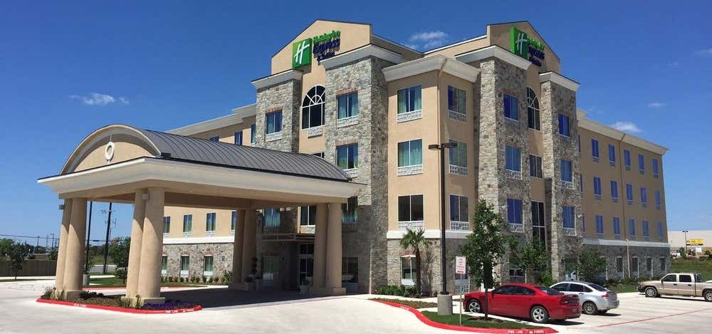 Photo of Holiday Inn Express & Suites San Antonio - Brooks City Base