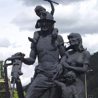 Sunshine Miner Family Statue