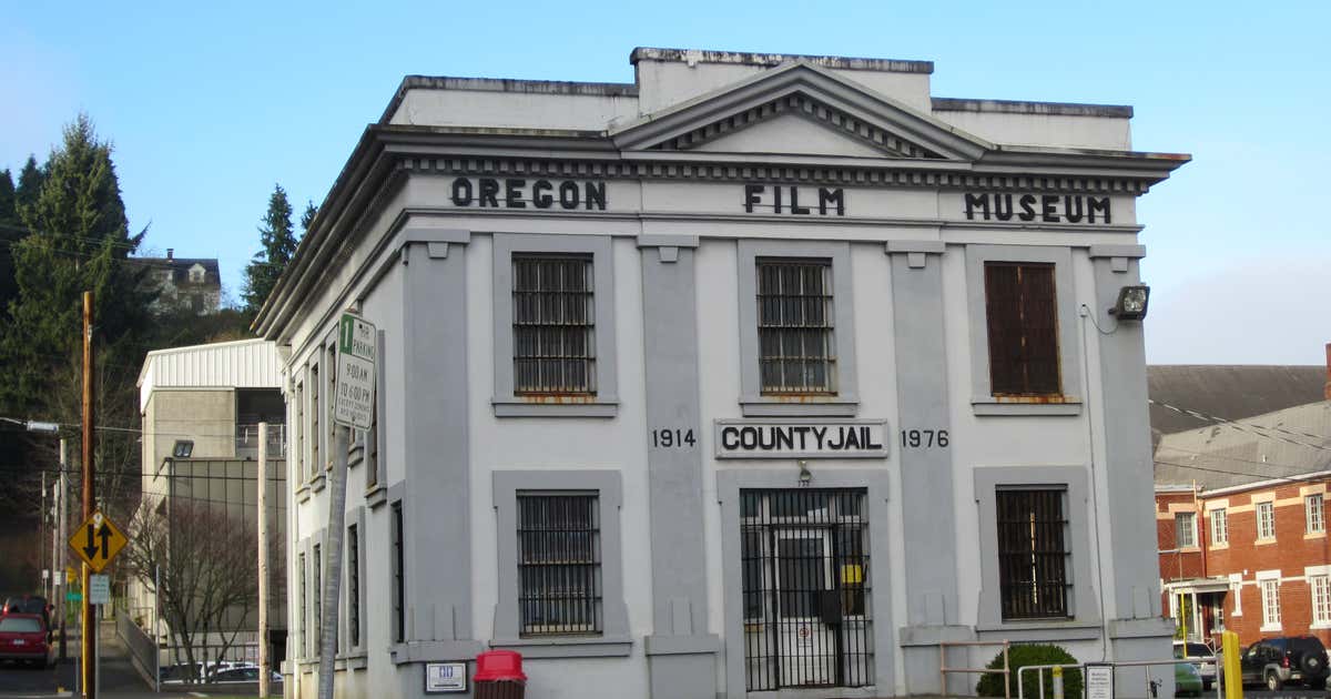 Oregon Film Museum, Astoria Roadtrippers