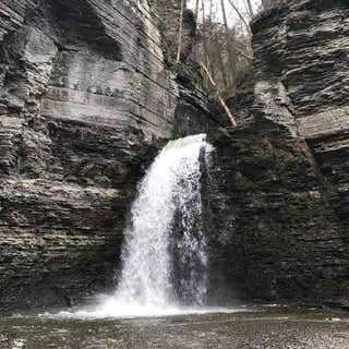 Eagle's Cliff Falls