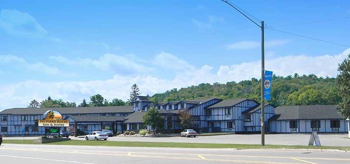Photo of Pictured Rocks Inn & Suites