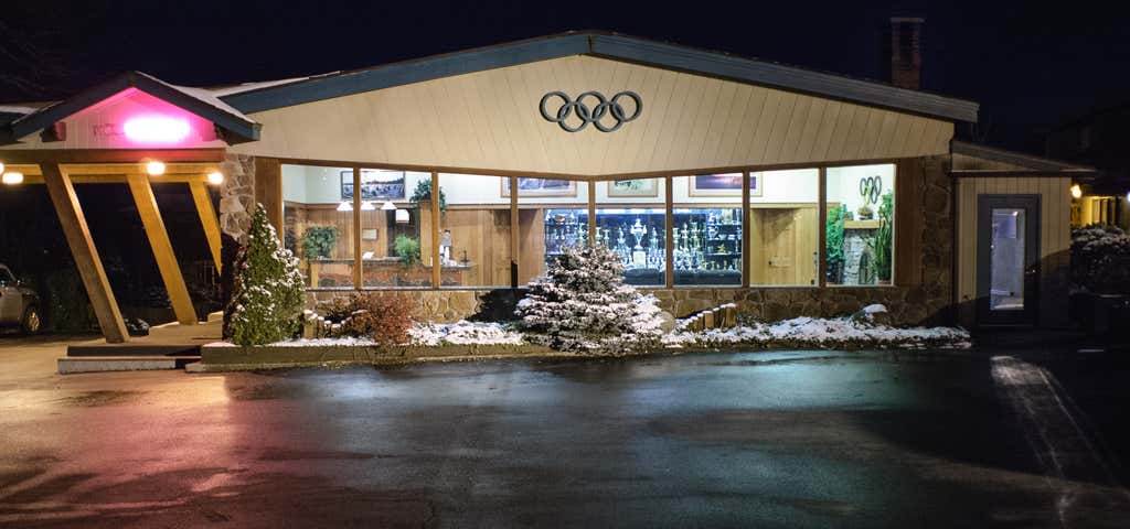 Photo of Art Devlin’s Olympic Motor Inn