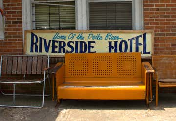 Photo of Riverside Hotel