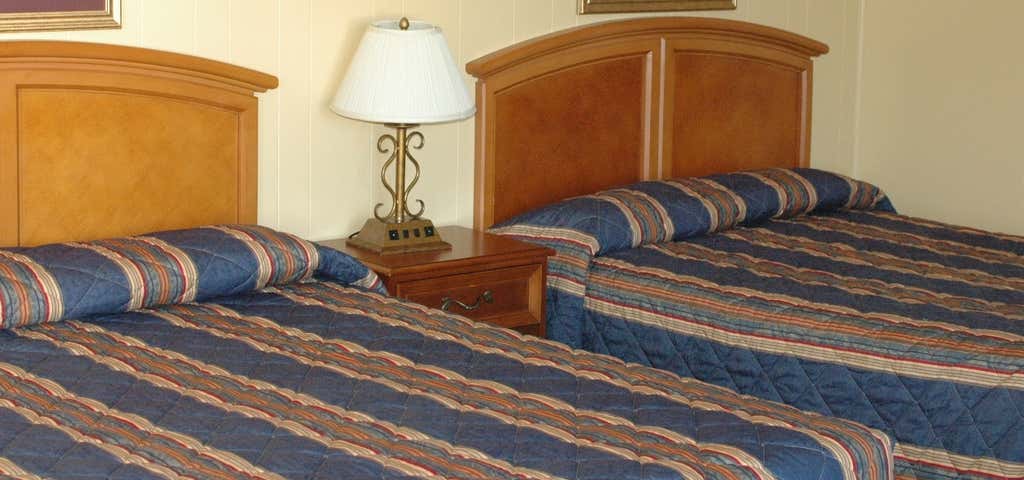 Photo of Anchor Inn & Suites Mackinaw City