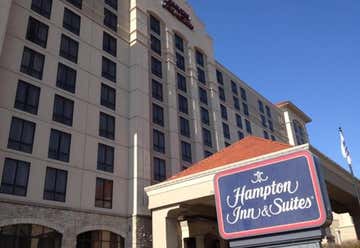 Photo of Hampton Inn & Suites Kansas City-Country Club Plaza