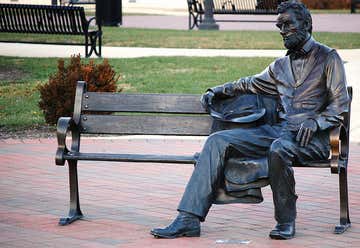 Photo of Lonely Lincoln Statue