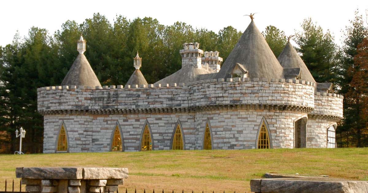 The Castle House, Roswell Roadtrippers