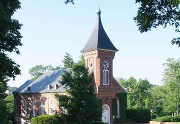 Photo of Lee Chapel and Museum