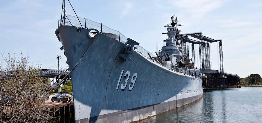 Photo of USS Salem
