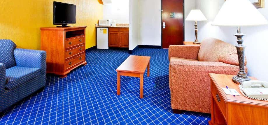 Photo of Holiday Inn Express & Suites Nashville-I-40&I-24(Spence Ln)