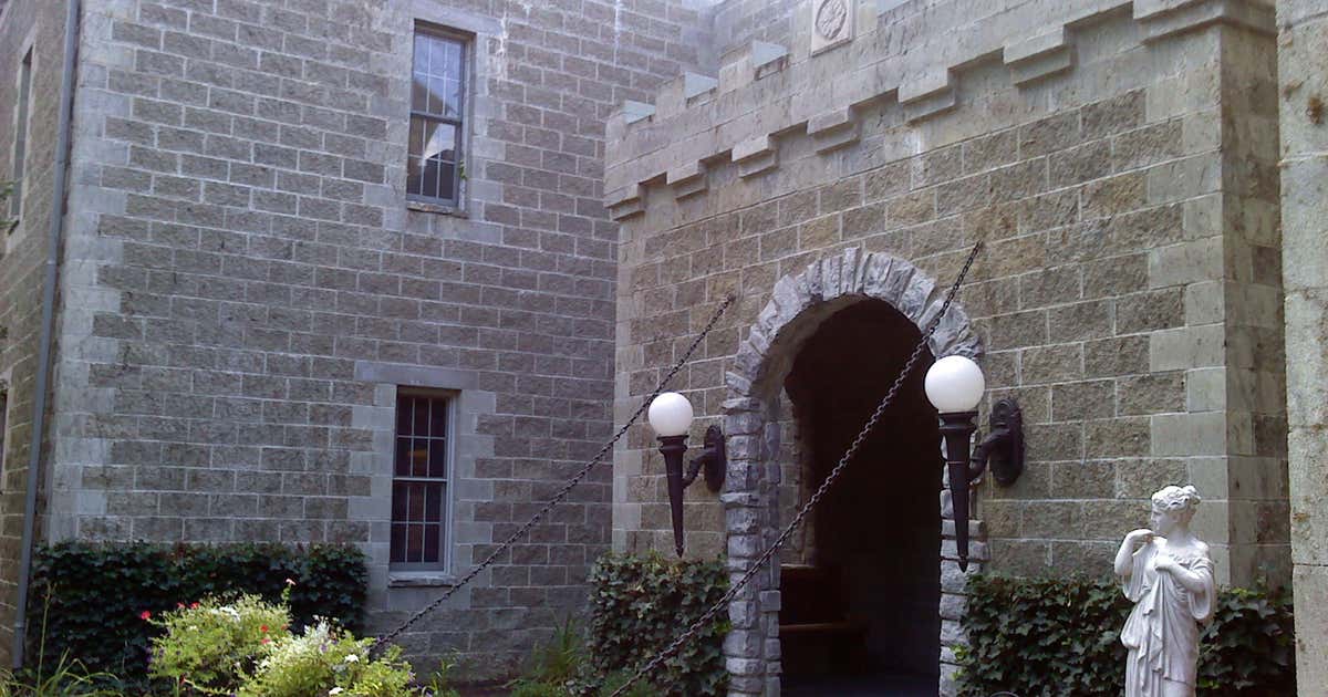 Ravenwood Castle, New Plymouth Roadtrippers