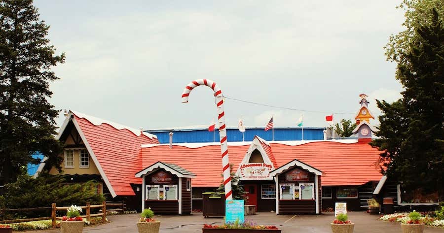 Santa's Land Fun Park & Zoo, Cherokee Roadtrippers