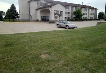 Photo of Pleasant Stay Inn & Suites