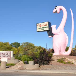 Dine-A-Ville Motel Dinosaur